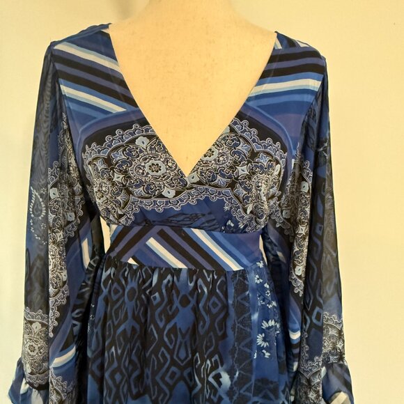 Betsey Johnson Size 14 Blue Boho Dress Bell Ruffle Long Sleeves V-Neck Pattern - Picture 9 of 10